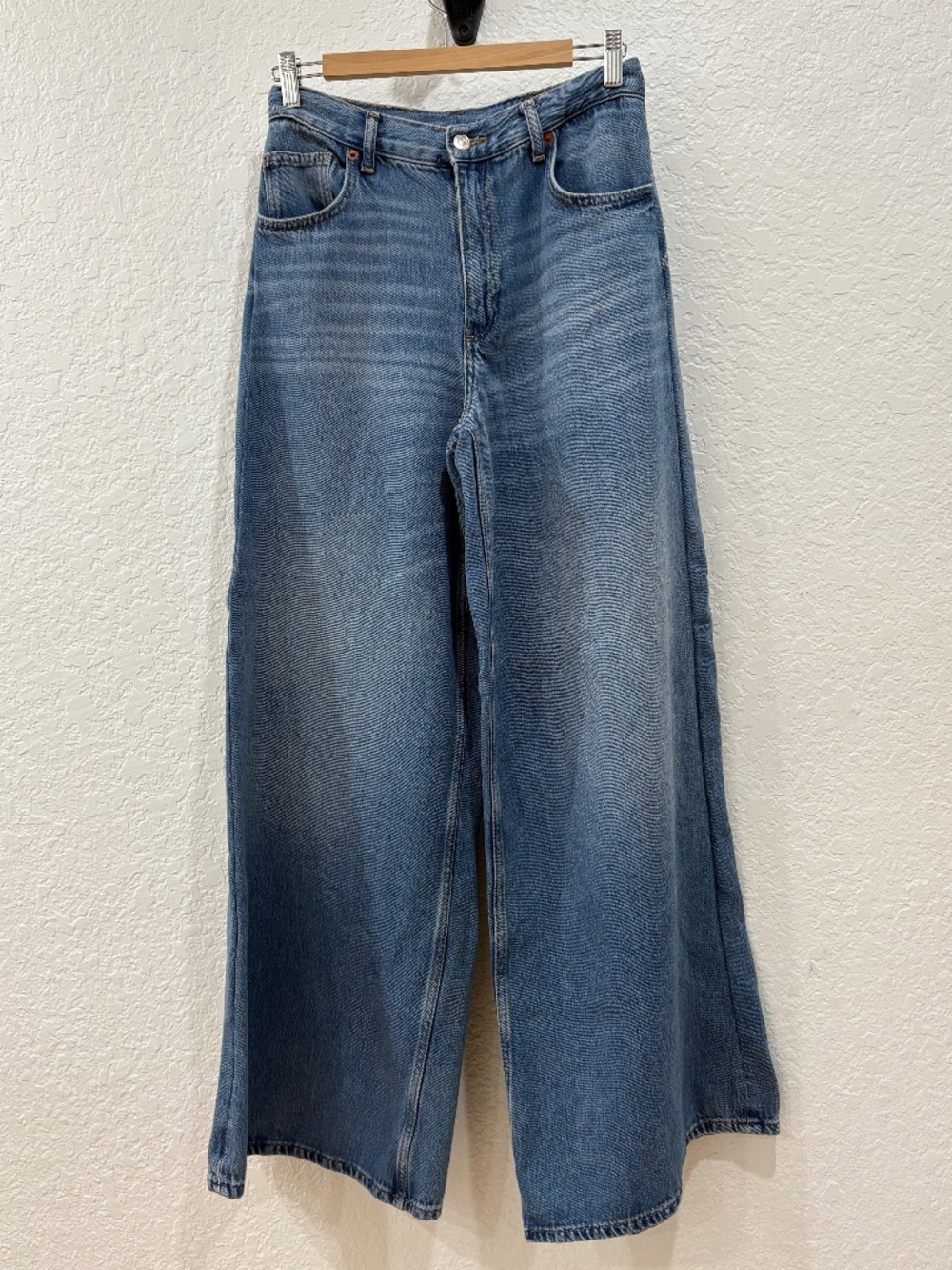 Zara Wide Leg Jeans • High Rise • Soft Denim • Light Wash • Trend Fit